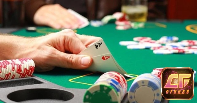 Cách chơi poker trực tuyến đọc bài đối thủ